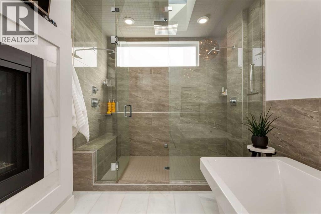 2210 Victoria Crescent NW — photo 24