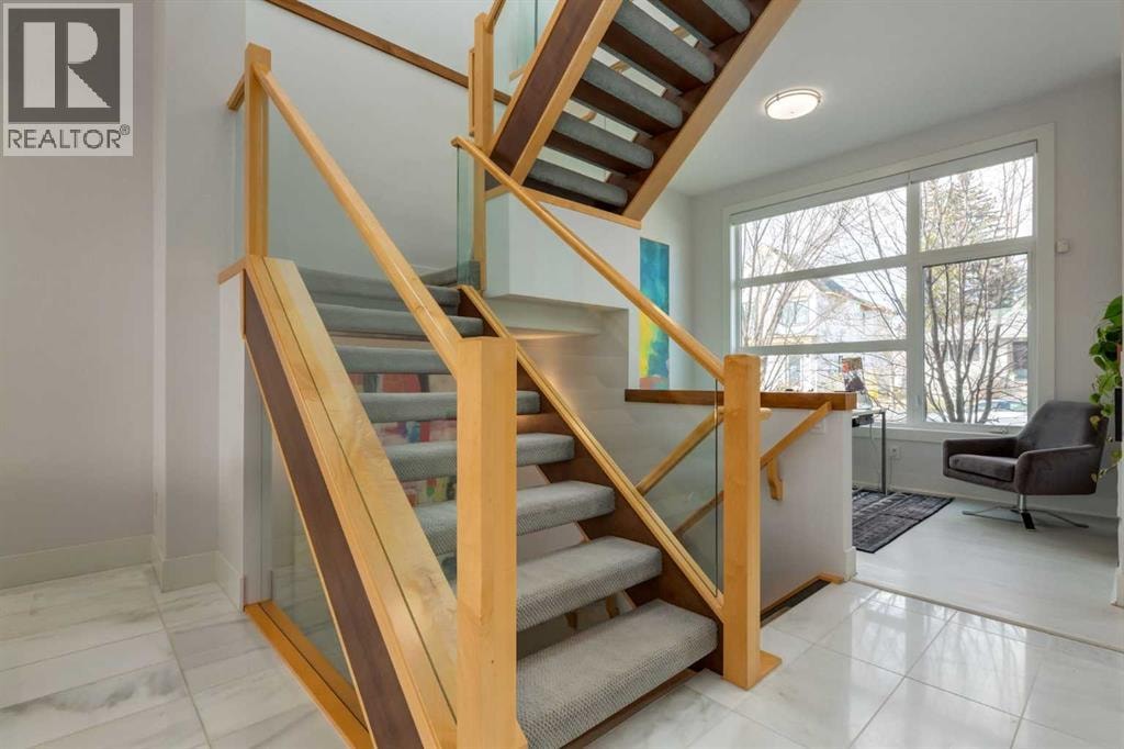 2210 Victoria Crescent NW — photo 17