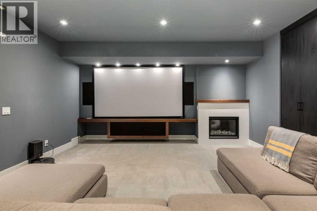2210 Victoria Crescent NW — photo 33