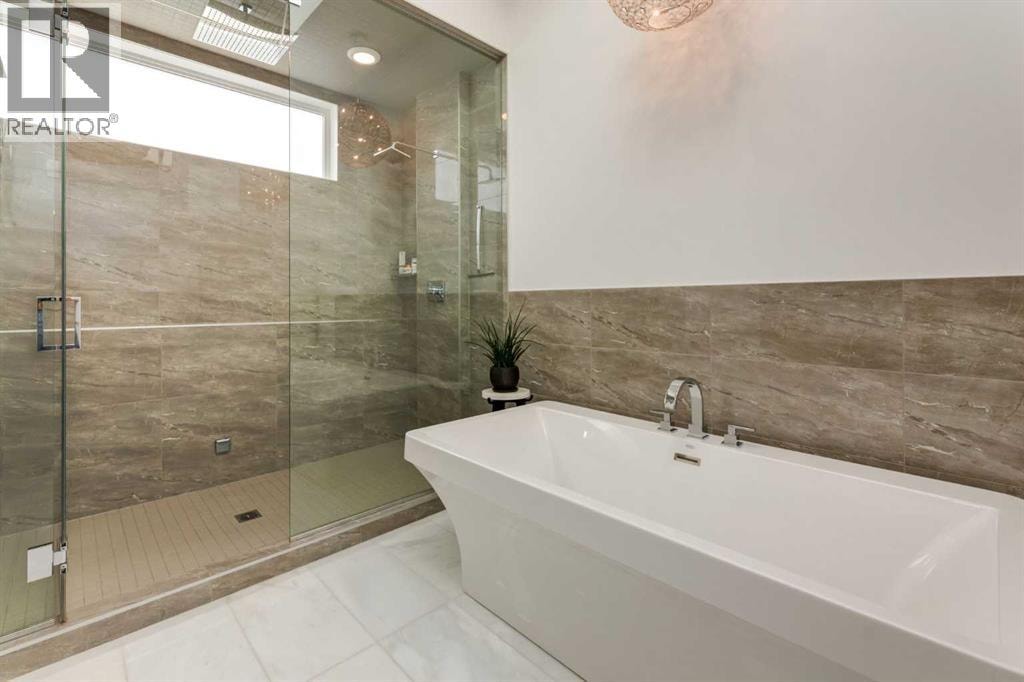 2210 Victoria Crescent NW — photo 23