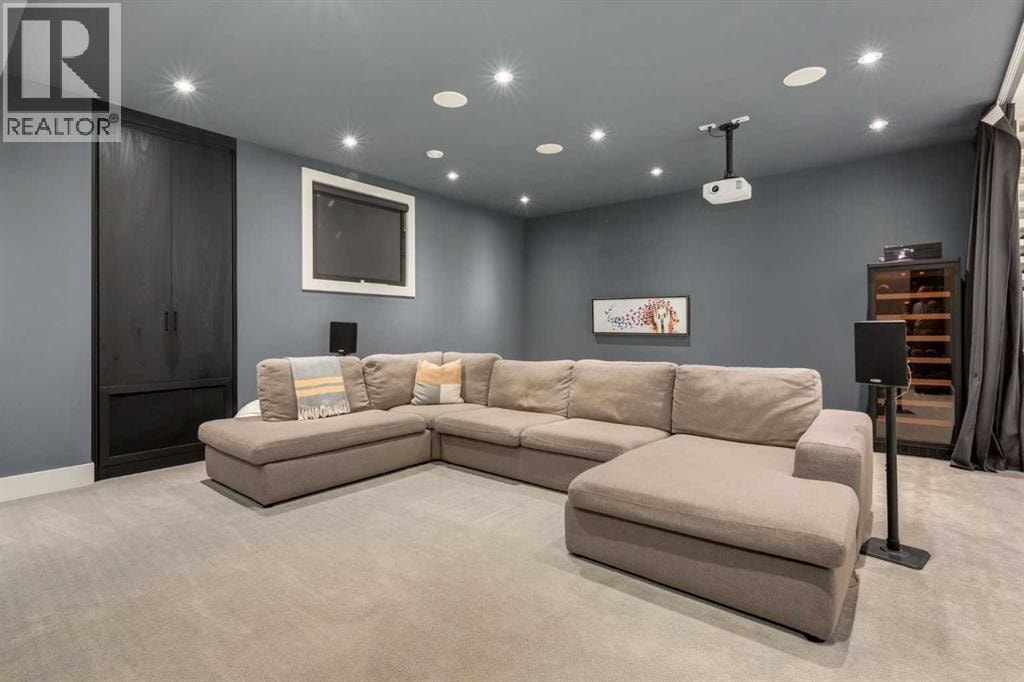 2210 Victoria Crescent NW — photo 35