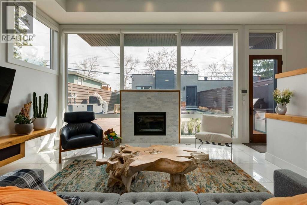 2210 Victoria Crescent NW — photo 12