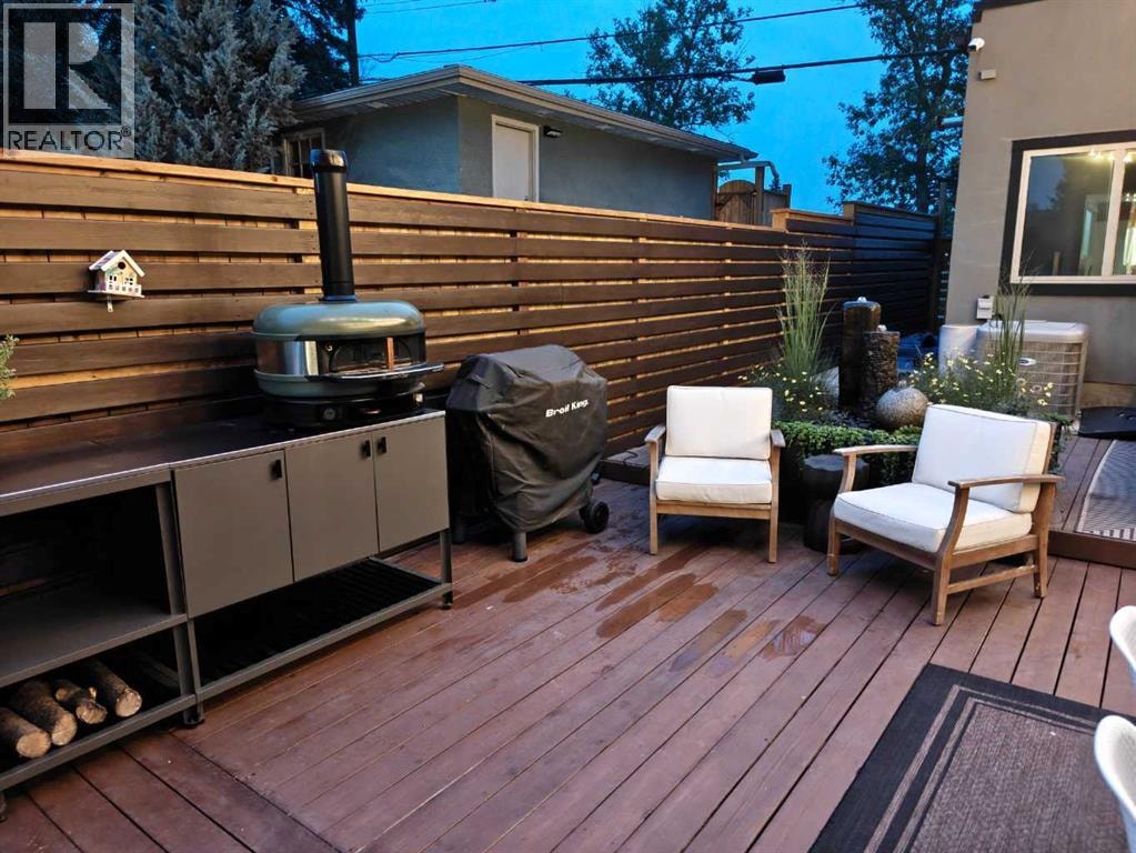 2210 Victoria Crescent NW — photo 48