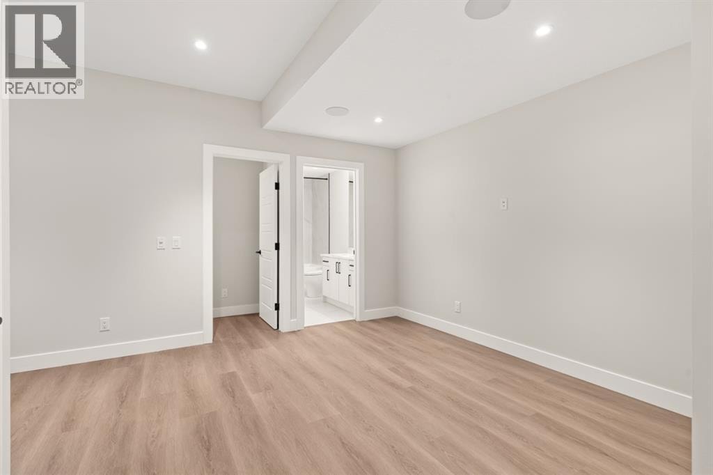 2528 7 Avenue NW — photo 39