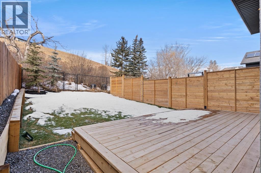 2528 7 Avenue NW — photo 43