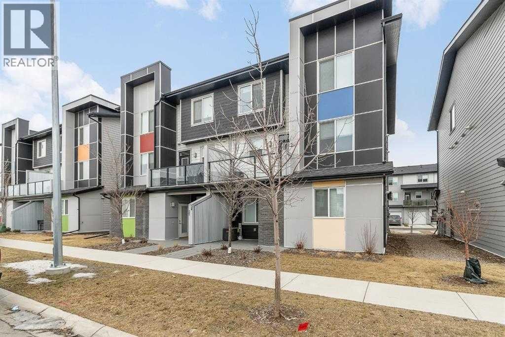 204, 135 Redstone Walk NE — photo 38