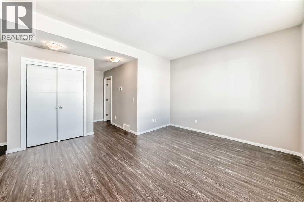 204, 135 Redstone Walk NE — photo 19