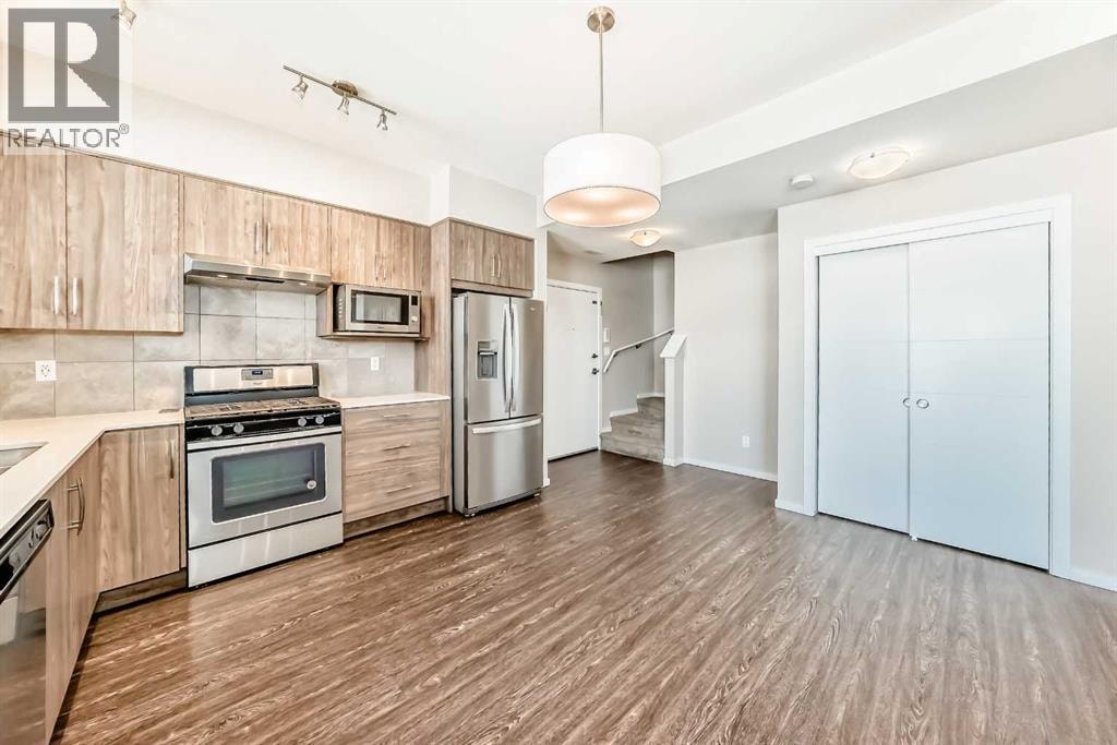 204, 135 Redstone Walk NE — photo 11