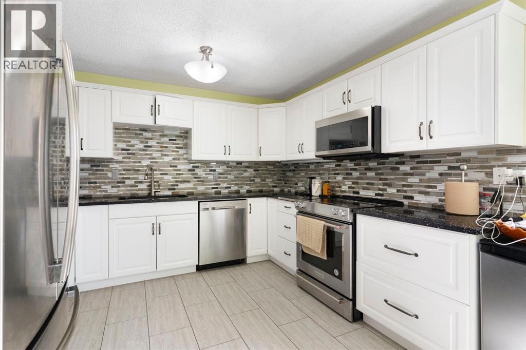 8 Hawkfield Crescent NW — photo 8