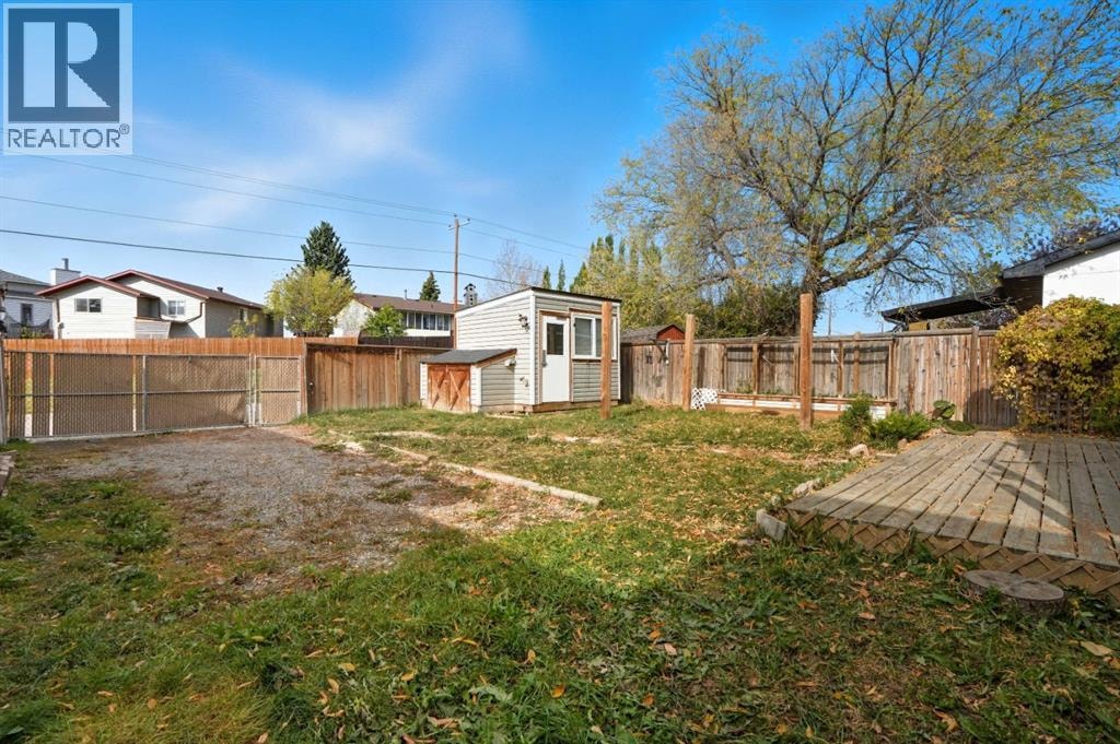 108 Falchurch Crescent NE — photo 32