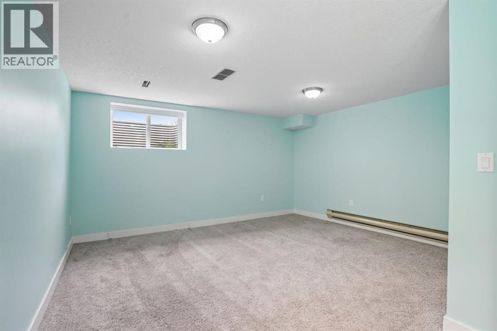 108 Falchurch Crescent NE — photo 24