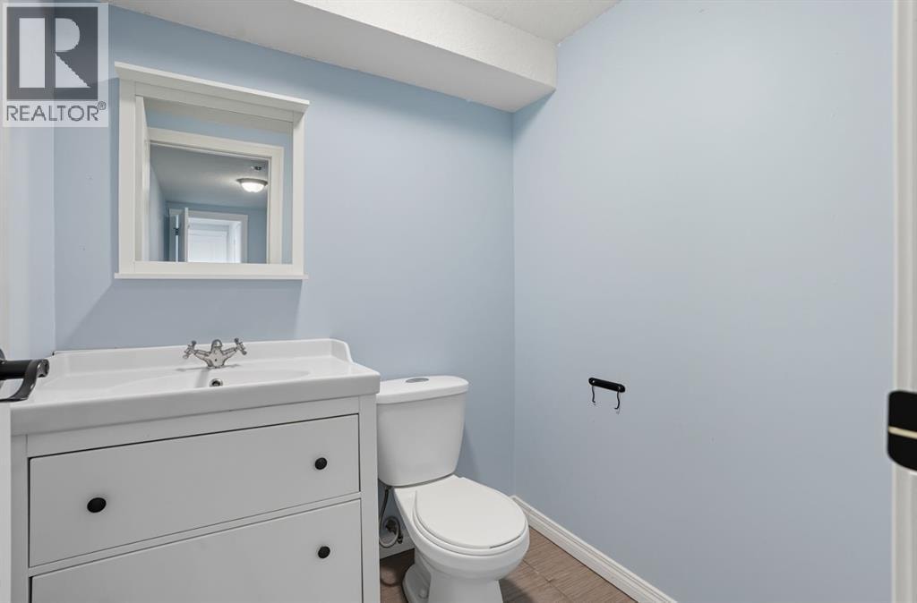 108 Falchurch Crescent NE — photo 26