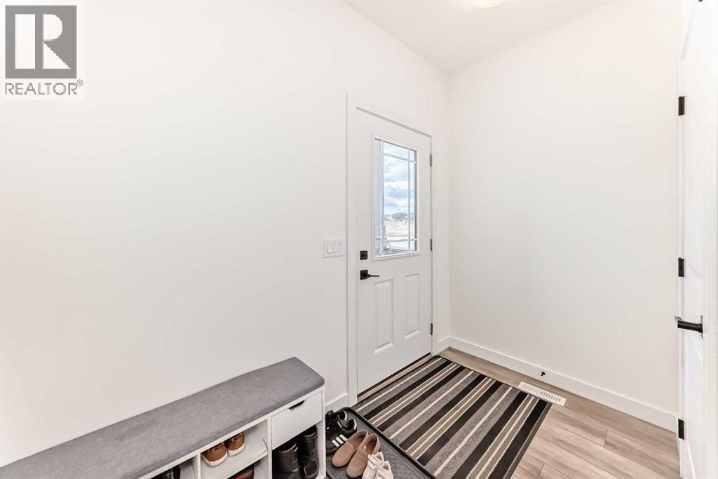 330 Ambleton Drive NW — photo 4