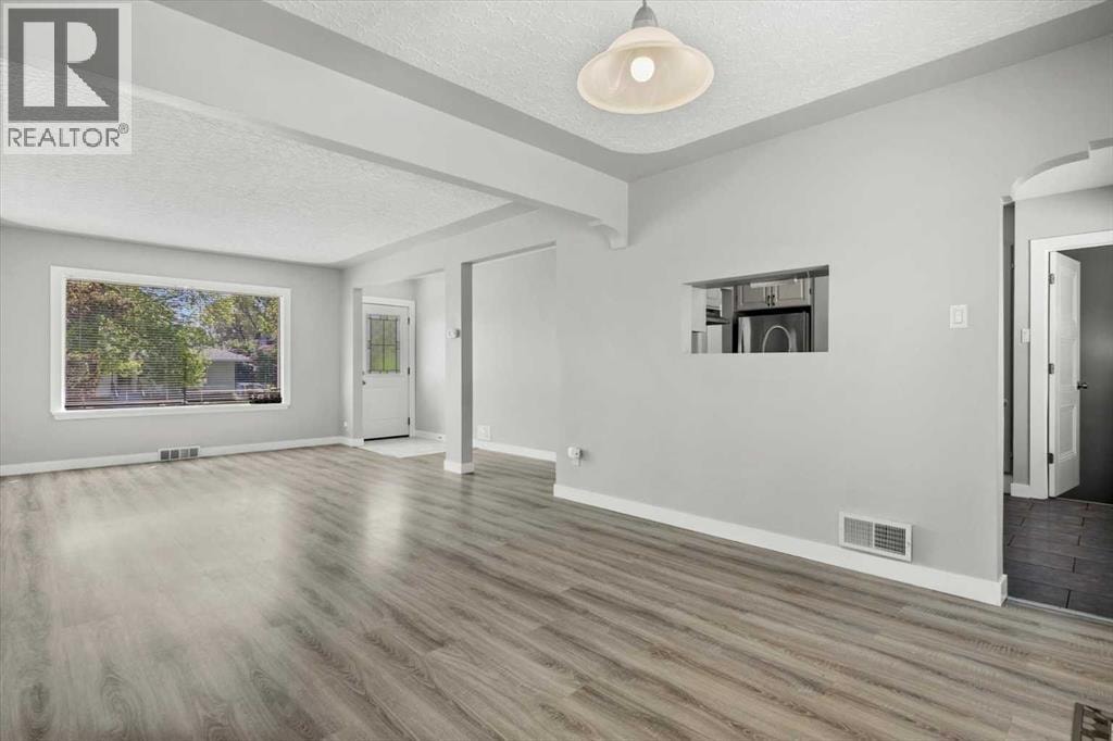 1615 22A Street NW — photo 4