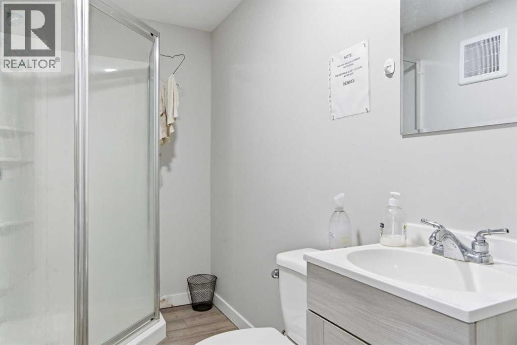 3811 14 Avenue NE — photo 23