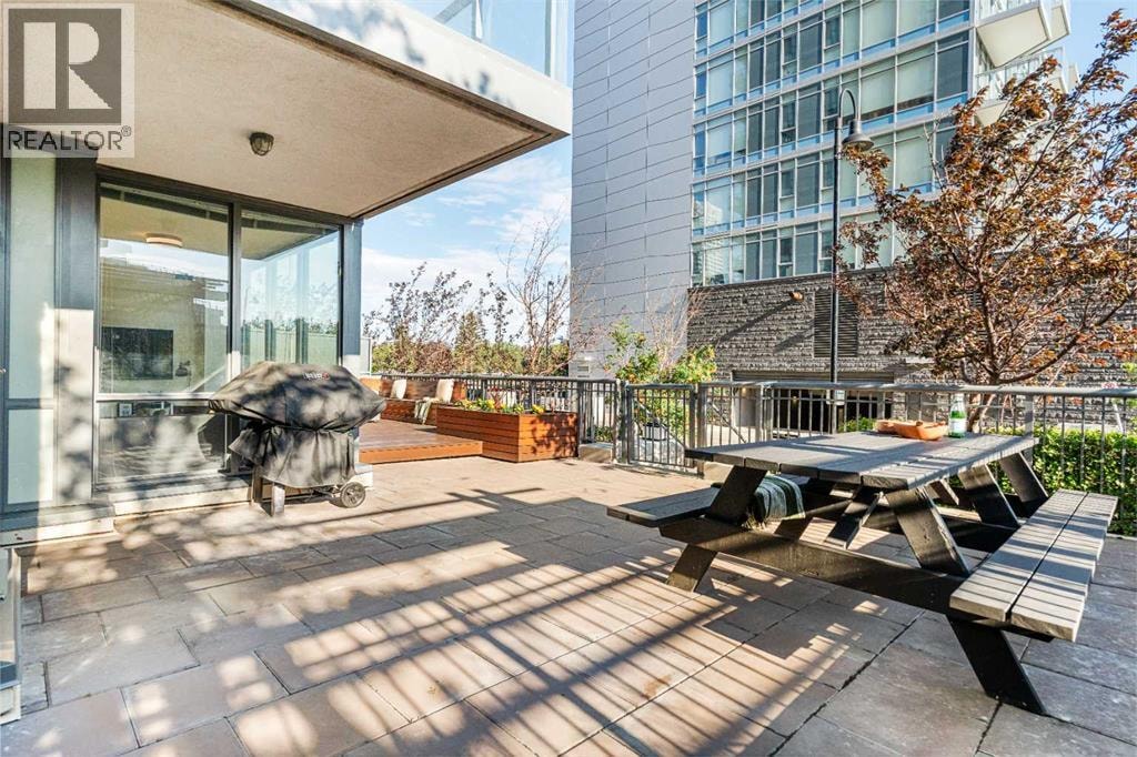 102, 128 2 Street SW — photo 25