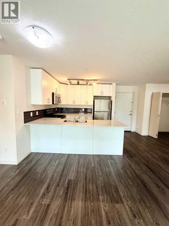 2208, 181 Skyview Ranch Manor NE — photo 14
