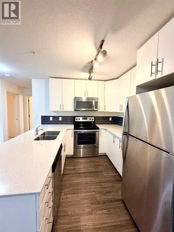 2208, 181 Skyview Ranch Manor NE — photo 18