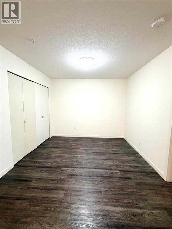 2208, 181 Skyview Ranch Manor NE — photo 16