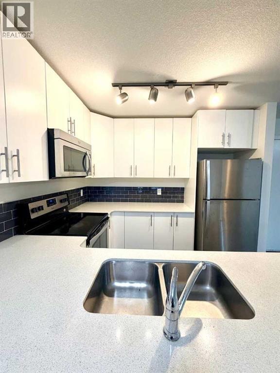 2208, 181 Skyview Ranch Manor NE — photo 19