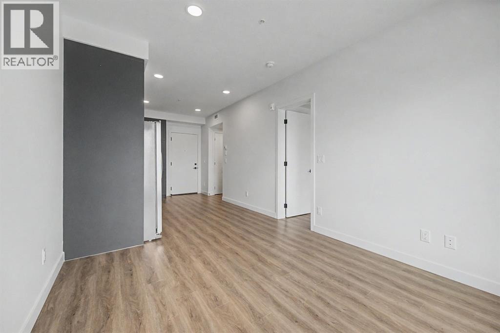 205, 3107 Warren Street — photo 8