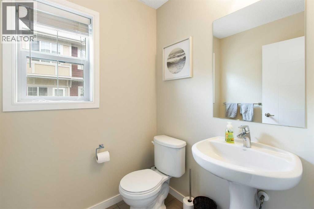 215 Marquis Lane SE — photo 3