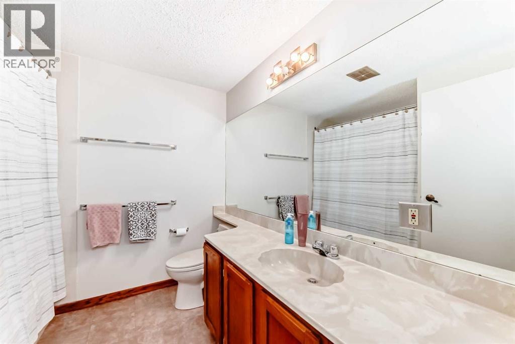 374 Point Mckay Gardens NW — photo 30