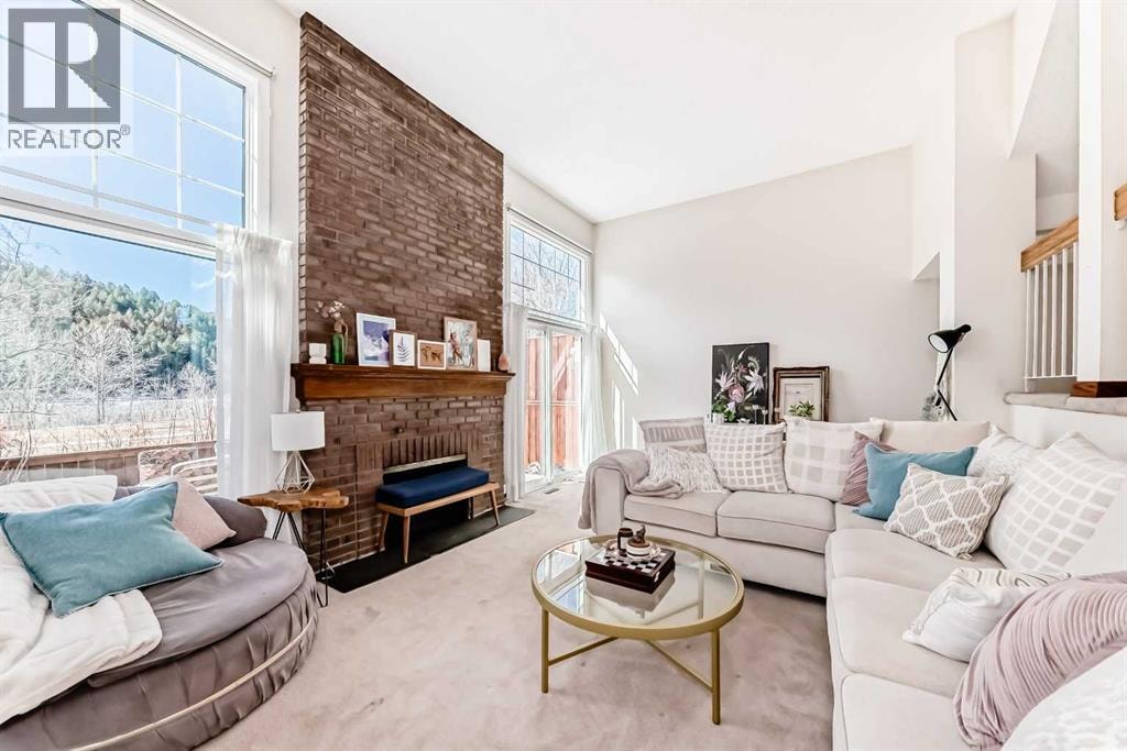 374 Point Mckay Gardens NW — photo 9