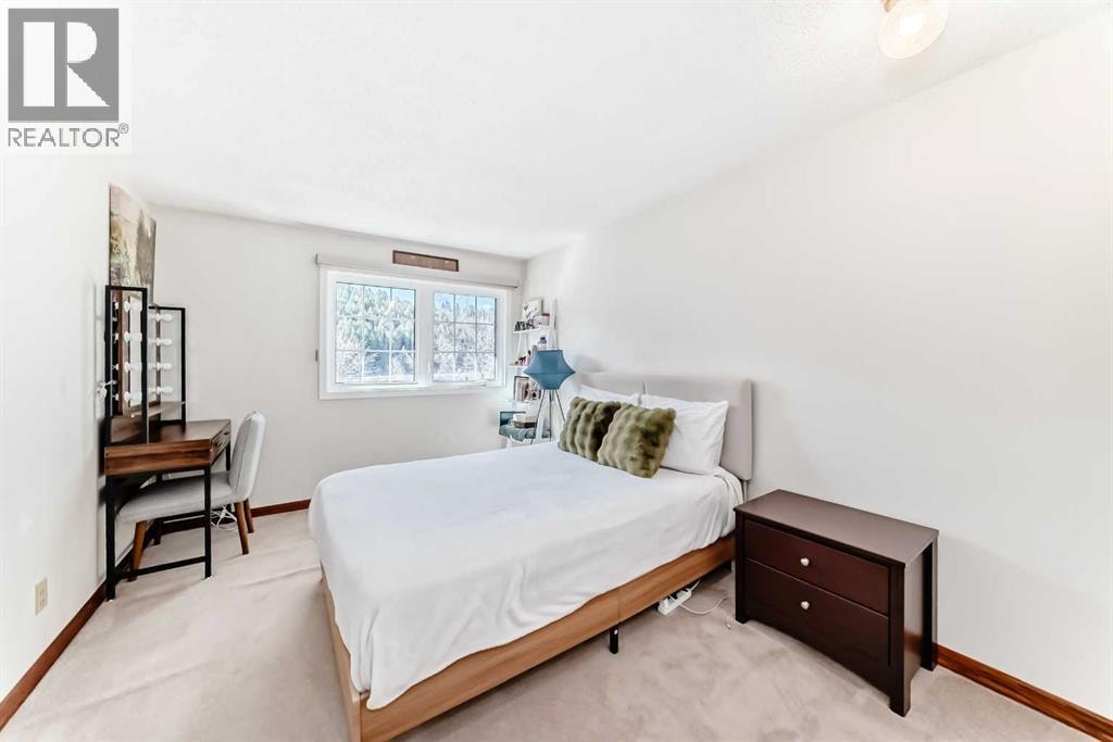 374 Point Mckay Gardens NW — photo 29