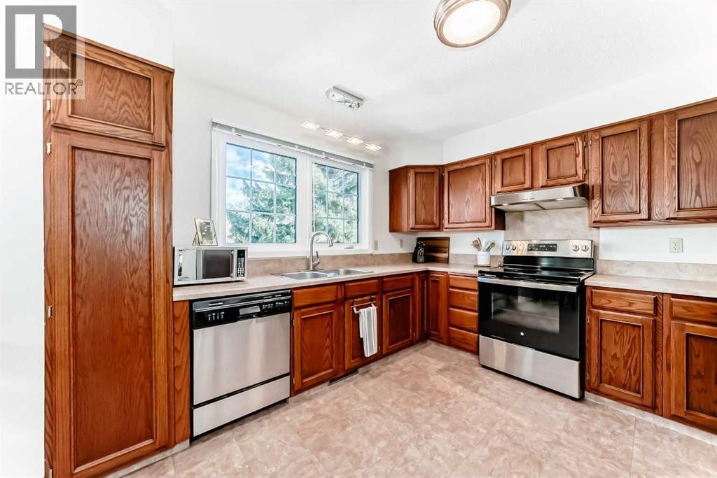 374 Point Mckay Gardens NW — photo 19