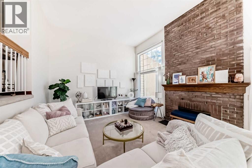 374 Point Mckay Gardens NW — photo 10