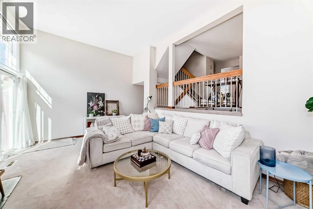 374 Point Mckay Gardens NW — photo 8