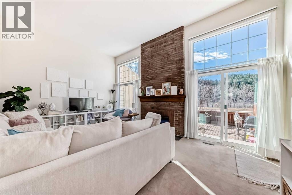 374 Point Mckay Gardens NW — photo 11
