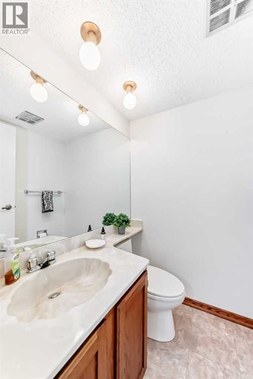 374 Point Mckay Gardens NW — photo 22