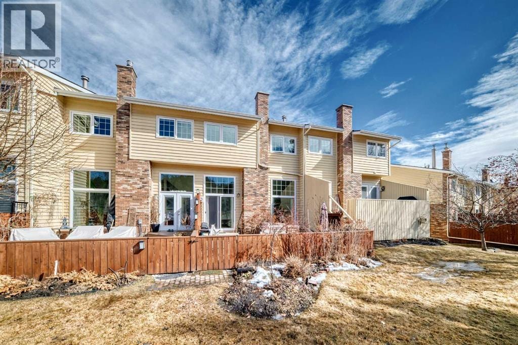 374 Point Mckay Gardens NW — photo 33