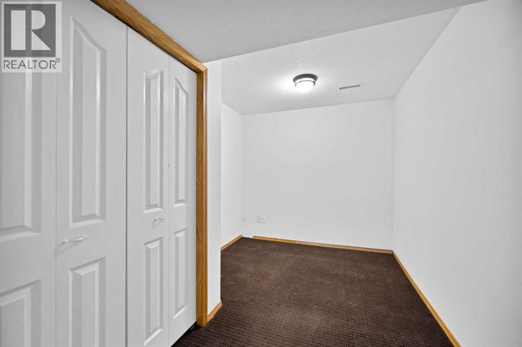 56 Templeridge Crescent NE — photo 37