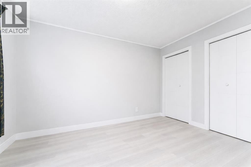 6420 26 Avenue NE — photo 13