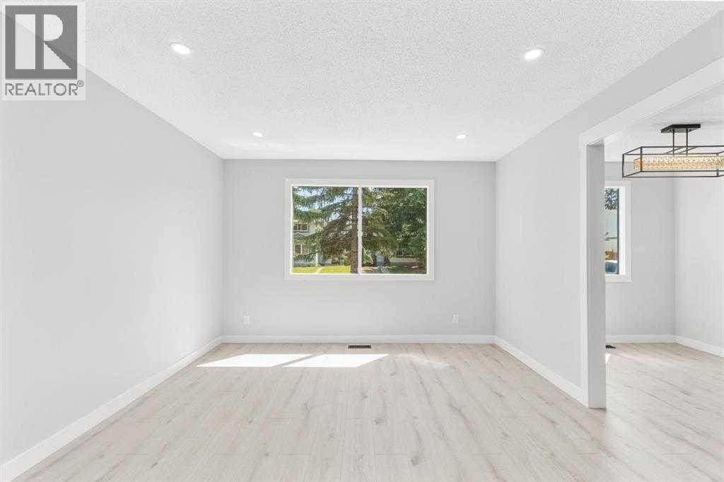 6420 26 Avenue NE — photo 4