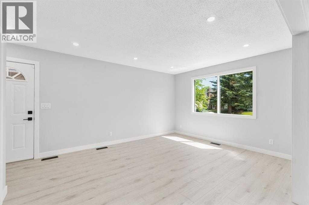 6420 26 Avenue NE — photo 7