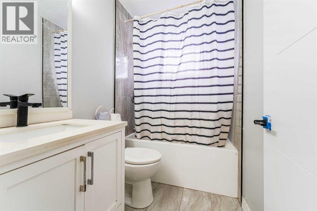 6420 26 Avenue NE — photo 14