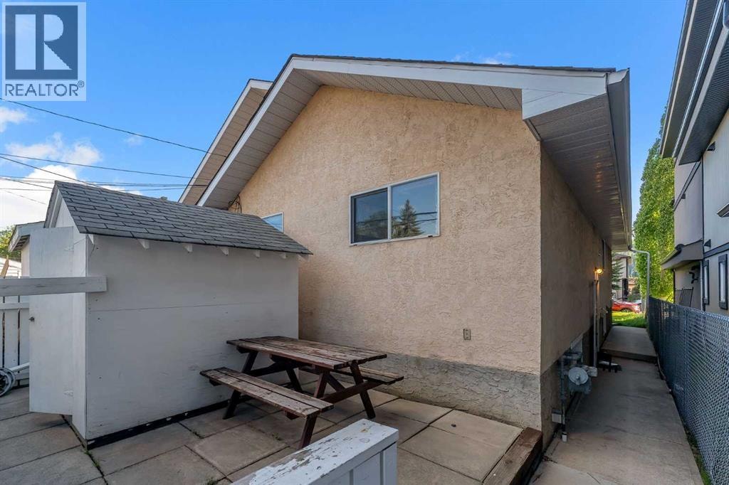4736 17 Avenue NW — photo 28