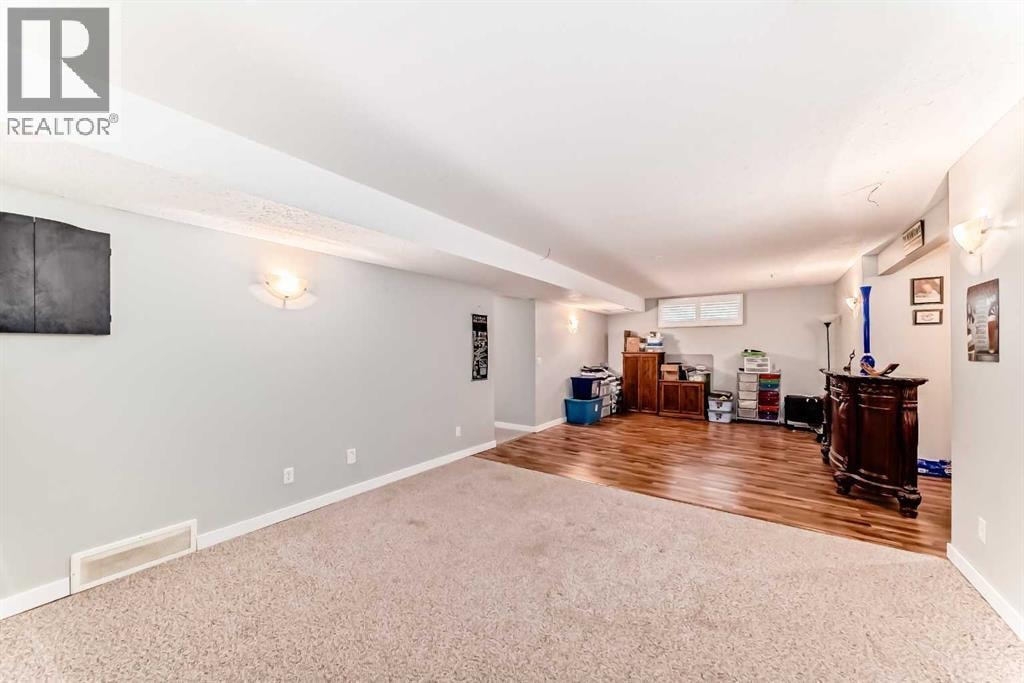 167 Fairways Close NW — photo 30