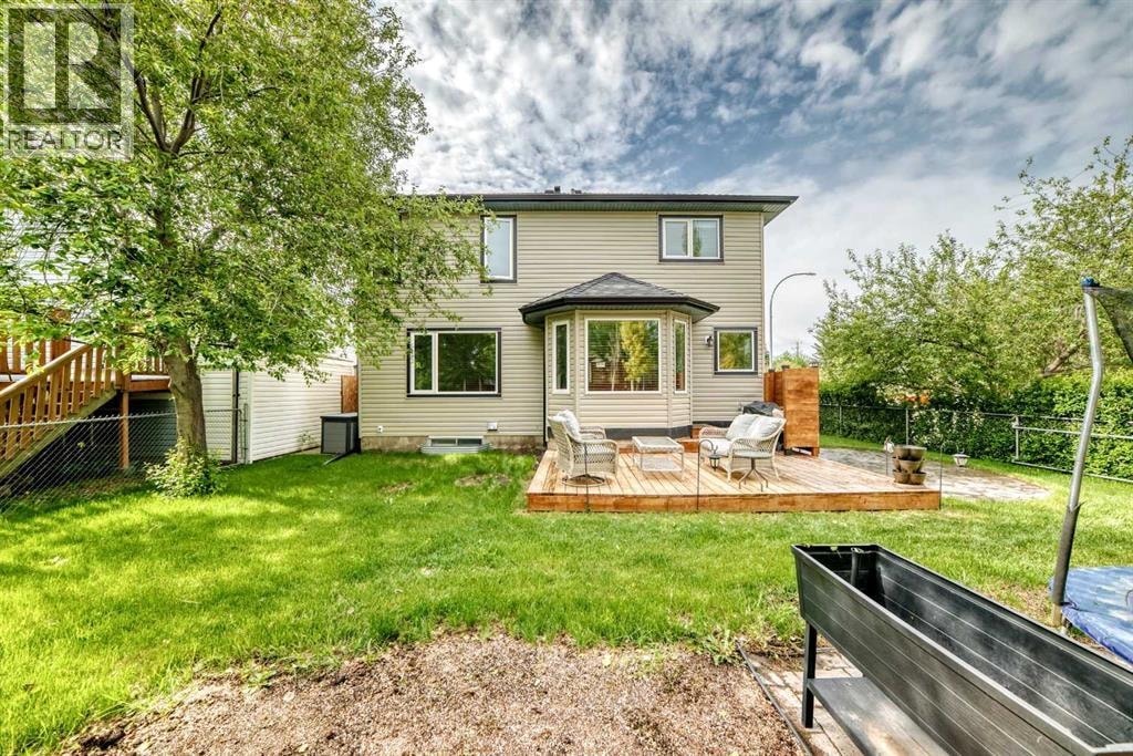 167 Fairways Close NW — photo 37