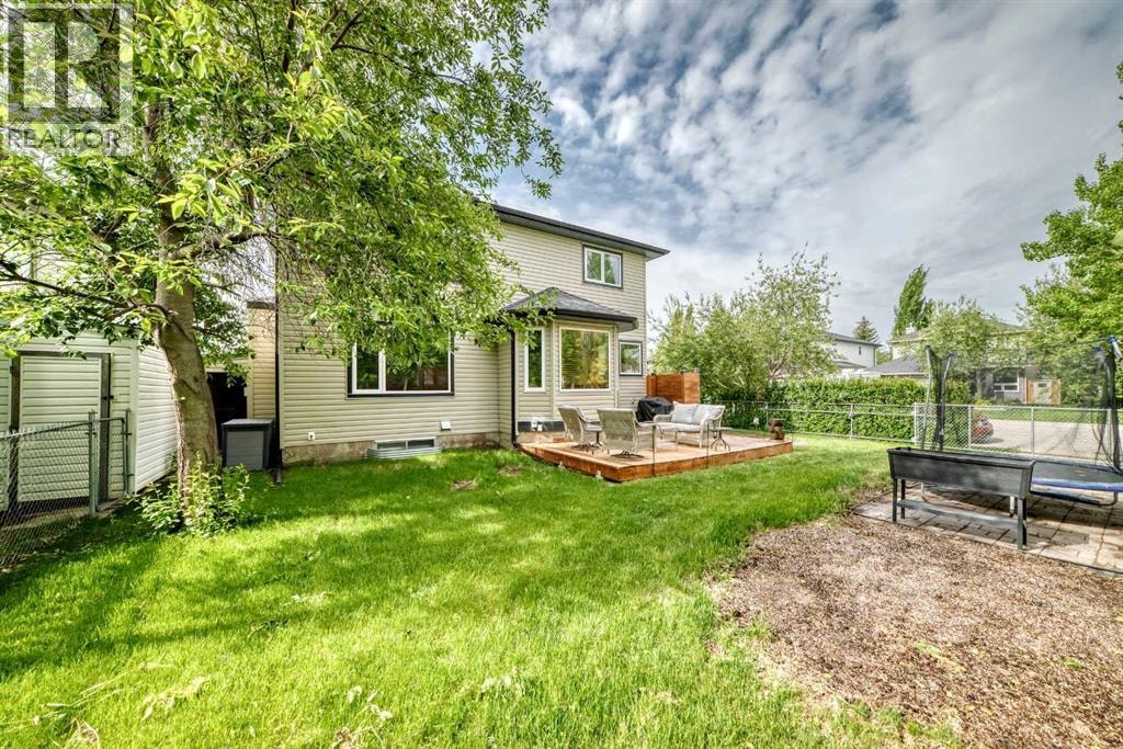 167 Fairways Close NW — photo 38