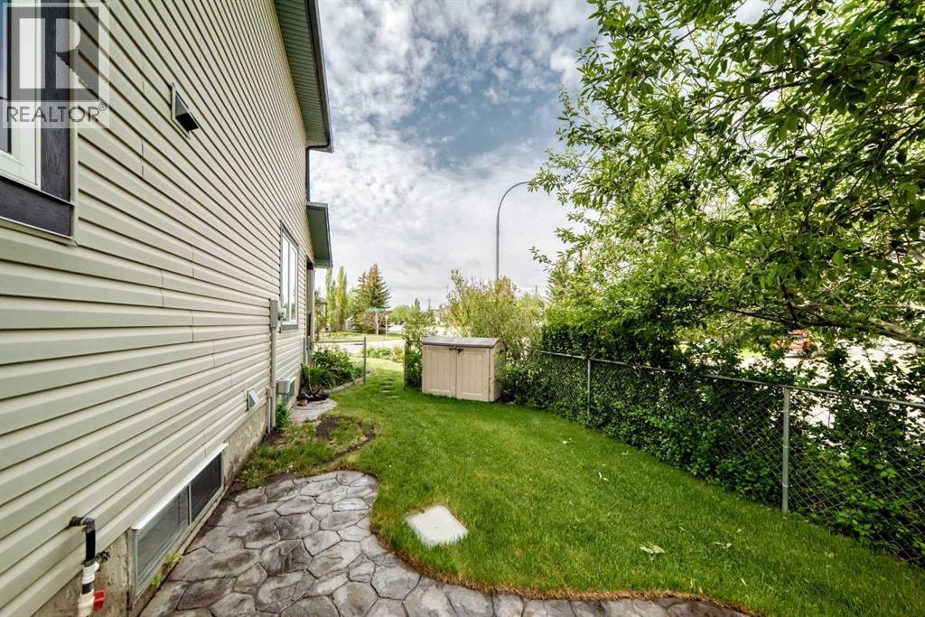 167 Fairways Close NW — photo 39