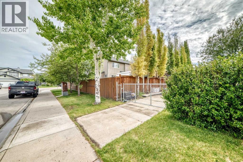 167 Fairways Close NW — photo 41