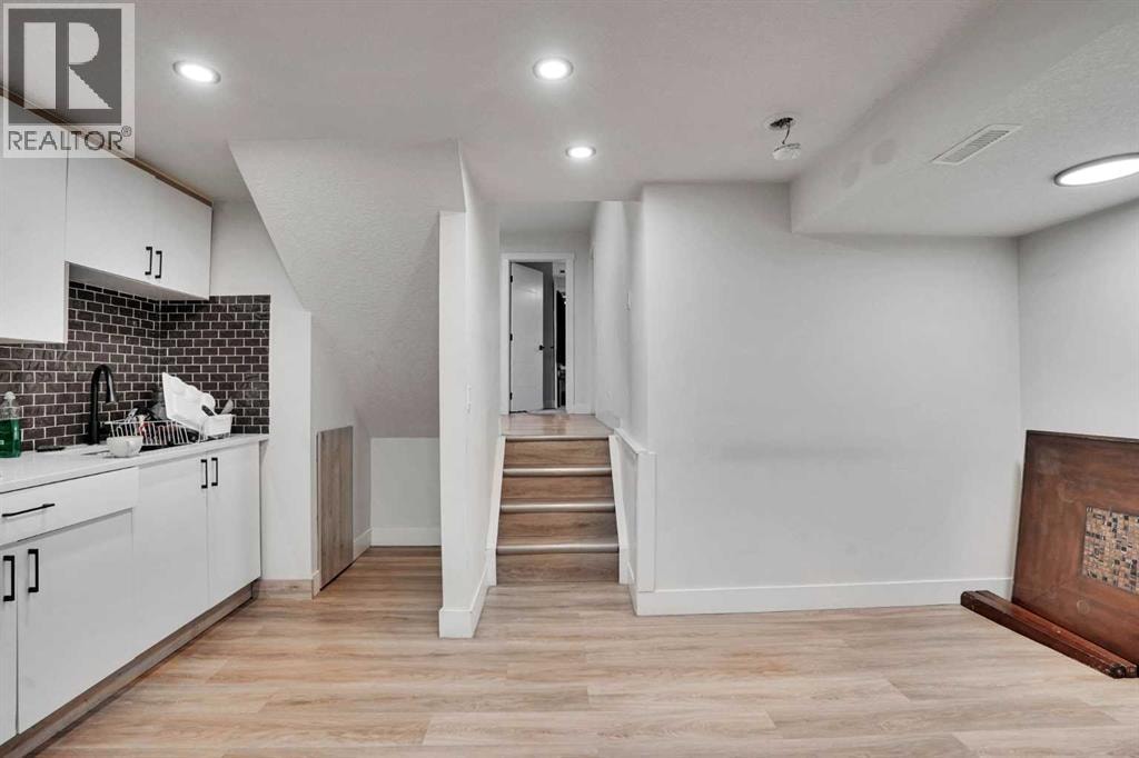 51 Taraglen Road NE — photo 33