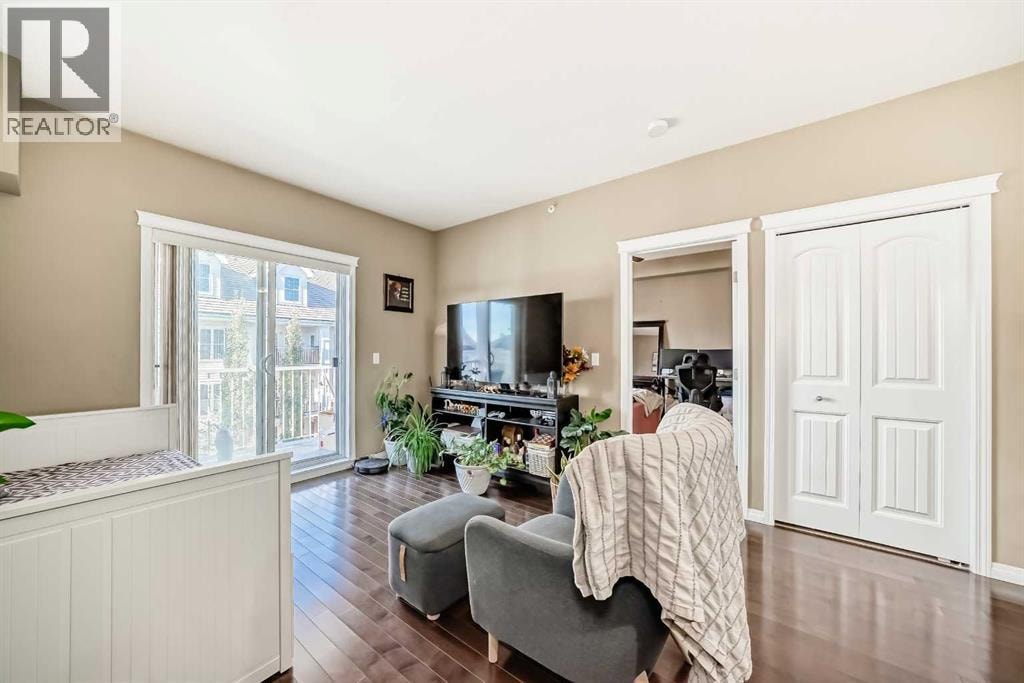 4404, 31 Country Village Manor NE — photo 12