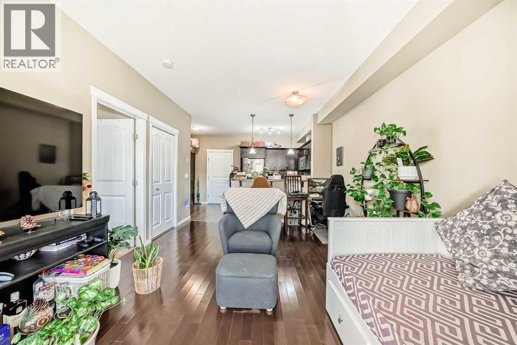 4404, 31 Country Village Manor NE — photo 13