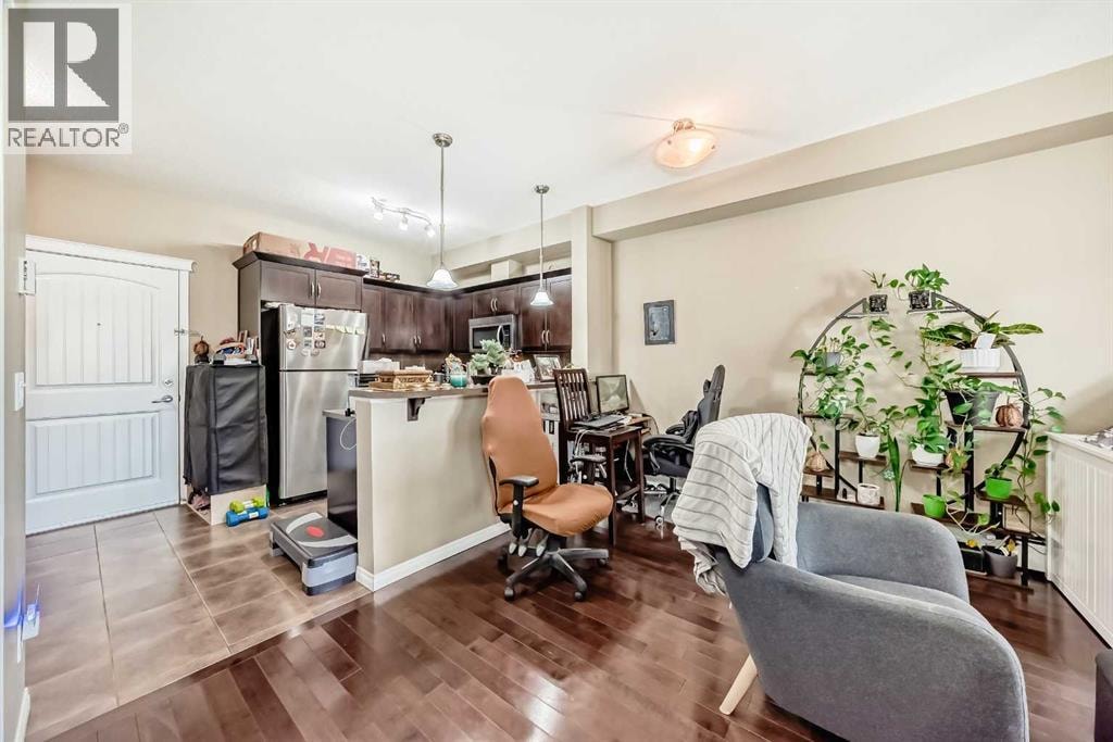 4404, 31 Country Village Manor NE — photo 14